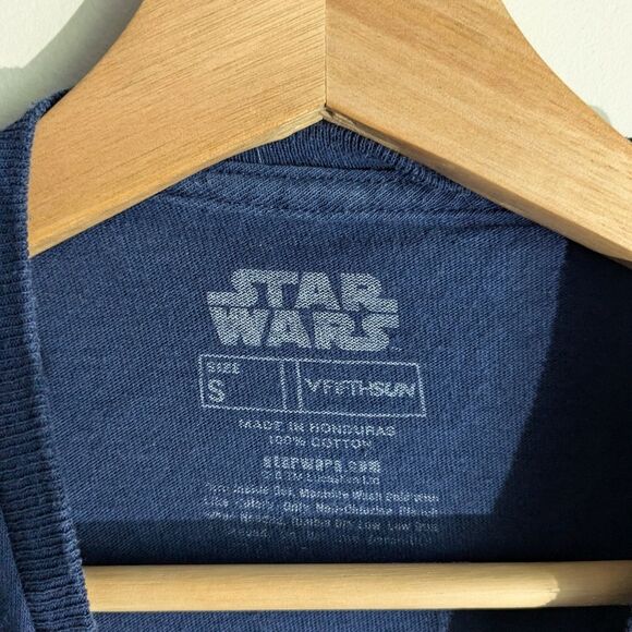 Star Wars The Child Mandalorian Baby Yoda Graphic Tee Tshirt Women's Size Small - Picture 3 of 3